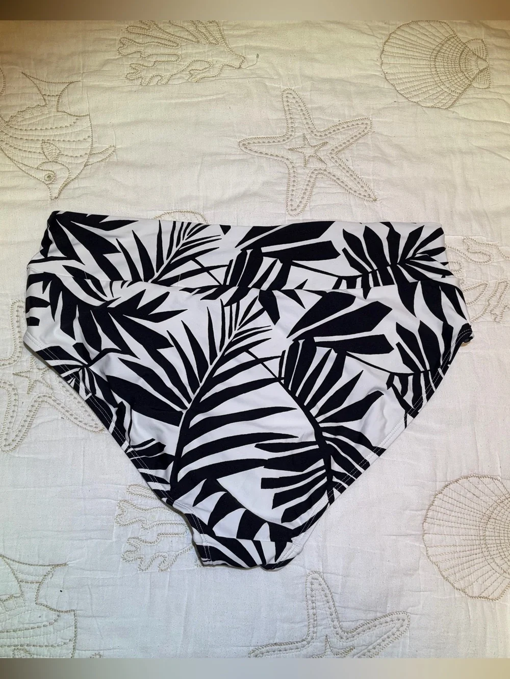 Like New Catalina High-Waist Black & White Palm Leaf Bikini Bottoms. Large